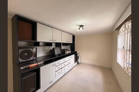 Casa à venda com 220m², 4 quartos e 2 vagasQuarto 1