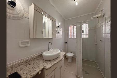 Casa à venda com 220m², 4 quartos e 2 vagasBanheiro