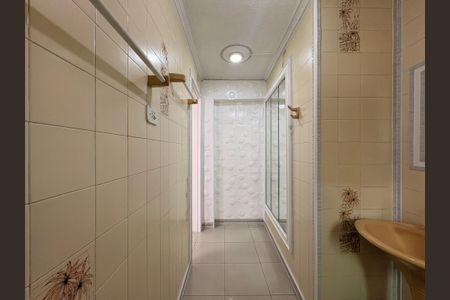 Casa à venda com 220m², 4 quartos e 2 vagasBanheiro da suíte 