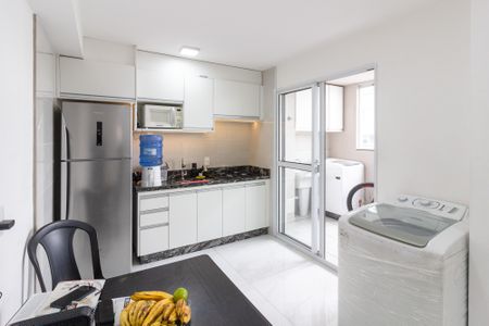 Sala e Cozinha de apartamento à venda com 2 quartos, 44m² em Vila Flora, Guarulhos