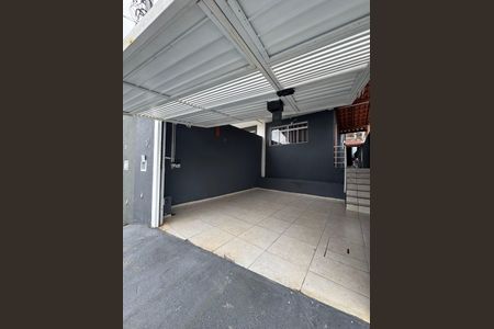 Casa à venda com 155m², 2 quartos e 2 vagas Casa à venda com 155m², 2 quartos e 2 vagasÁrea Externa