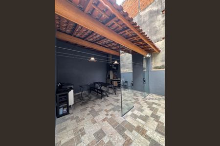 Casa à venda com 155m², 2 quartos e 2 vagas Casa à venda com 155m², 2 quartos e 2 vagasÁrea Externa