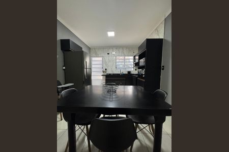 Casa à venda com 155m², 2 quartos e 2 vagas Casa à venda com 155m², 2 quartos e 2 vagasCozinha