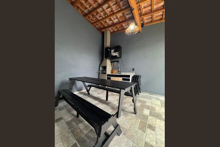 Casa à venda com 155m², 2 quartos e 2 vagas Casa à venda com 155m², 2 quartos e 2 vagasÁrea Externa