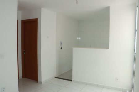 Sala de apartamento para alugar com 2 quartos, 39m² em Lajeado, Cotia