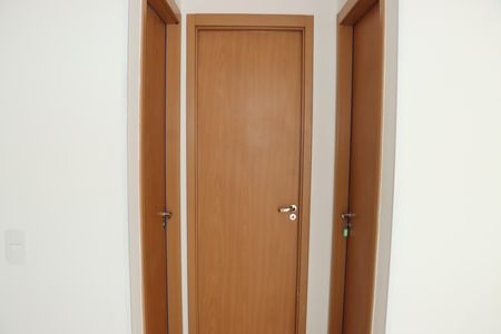 Corredor de apartamento para alugar com 2 quartos, 39m² em Lajeado, Cotia