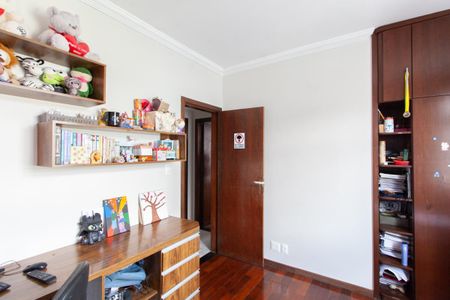 Apartamento à venda com 160m², 4 quartos e 2 vagasQuarto 2
