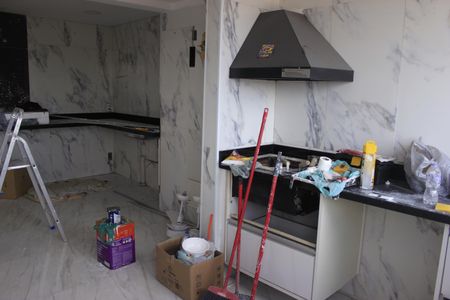 Sala com cozinha e espaço gourmet de apartamento para alugar com 2 quartos, 59m² em Picanço, Guarulhos