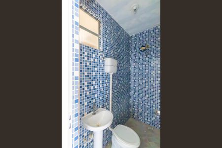 Banheiro de kitnet/studio para alugar com 1 quarto, 30m² em Guaratiba, Rio de Janeiro