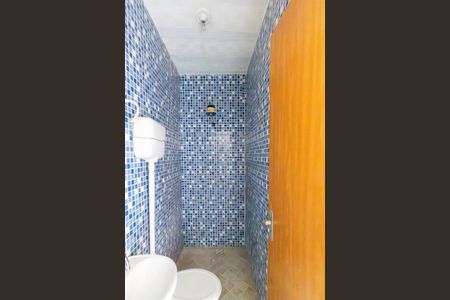 Banheiro de kitnet/studio para alugar com 1 quarto, 30m² em Guaratiba, Rio de Janeiro