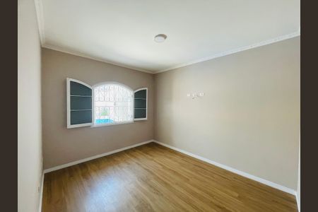 Casa à venda com 340m², 3 quartos e 4 vagas Casa à venda com 340m², 3 quartos e 4 vagasQuarto 3