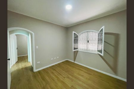 Casa à venda com 340m², 3 quartos e 4 vagas Casa à venda com 340m², 3 quartos e 4 vagasQuarto 2