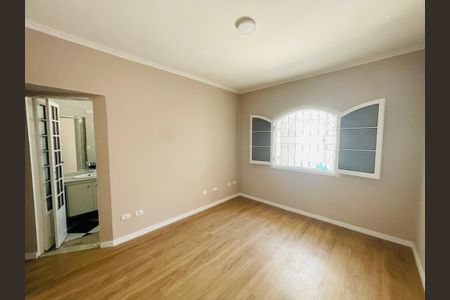 Casa à venda com 340m², 3 quartos e 4 vagas Casa à venda com 340m², 3 quartos e 4 vagasQuarto 3