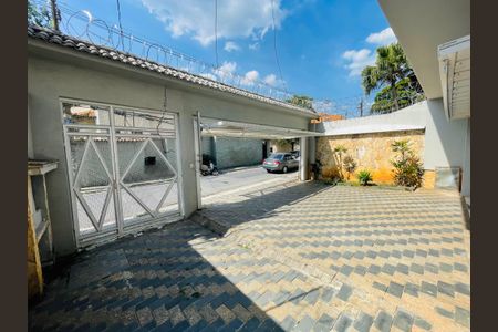 Casa à venda com 340m², 3 quartos e 4 vagas Casa à venda com 340m², 3 quartos e 4 vagasGaragem