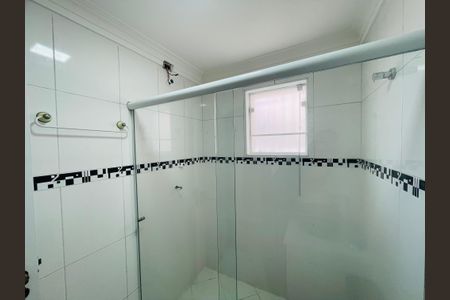 Casa à venda com 340m², 3 quartos e 4 vagas Casa à venda com 340m², 3 quartos e 4 vagasBanheiro 2