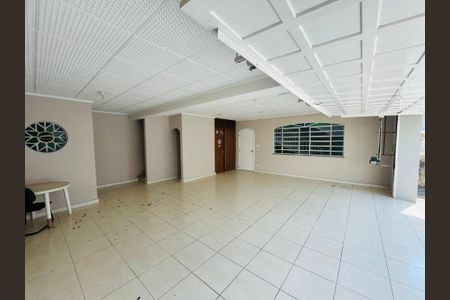 Casa à venda com 340m², 3 quartos e 4 vagas Casa à venda com 340m², 3 quartos e 4 vagasGaragem