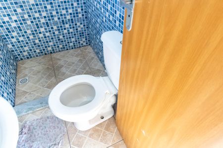 Banheiro Social de kitnet/studio para alugar com 1 quarto, 30m² em Guaratiba, Rio de Janeiro