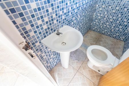 Banheiro Social de kitnet/studio para alugar com 1 quarto, 30m² em Guaratiba, Rio de Janeiro