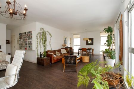 Apartamento à venda com 220m², 3 quartos e 1 vaga Apartamento à venda com 220m², 3 quartos e 1 vagaSala de Estar e Jantar