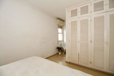 Apartamento à venda com 220m², 3 quartos e 1 vaga Apartamento à venda com 220m², 3 quartos e 1 vagaSuíte