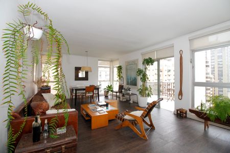 Apartamento à venda com 220m², 3 quartos e 1 vaga Apartamento à venda com 220m², 3 quartos e 1 vagaSala de Estar e Jantar