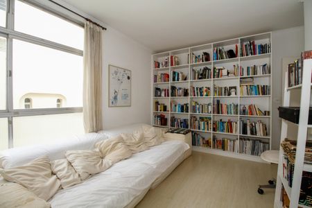 Apartamento à venda com 220m², 3 quartos e 1 vaga Apartamento à venda com 220m², 3 quartos e 1 vagaSala de TV