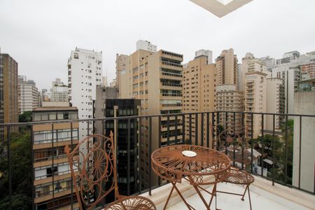 Apartamento à venda com 220m², 3 quartos e 1 vaga Apartamento à venda com 220m², 3 quartos e 1 vagaVaranda