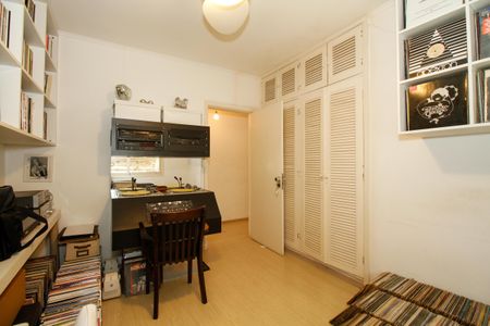 Apartamento à venda com 220m², 3 quartos e 1 vaga Apartamento à venda com 220m², 3 quartos e 1 vagaQuarto 2