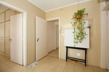 Apartamento à venda com 220m², 3 quartos e 1 vaga Apartamento à venda com 220m², 3 quartos e 1 vagaÁrea de Serviço