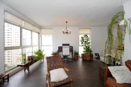 Apartamento à venda com 220m², 3 quartos e 1 vaga Apartamento à venda com 220m², 3 quartos e 1 vagaSala de Estar e Jantar