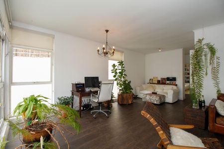 Apartamento à venda com 220m², 3 quartos e 1 vaga Apartamento à venda com 220m², 3 quartos e 1 vagaSala de Estar e Jantar