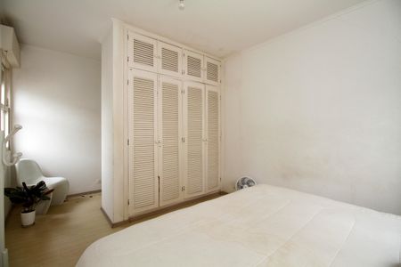 Apartamento à venda com 220m², 3 quartos e 1 vaga Apartamento à venda com 220m², 3 quartos e 1 vagaSuíte