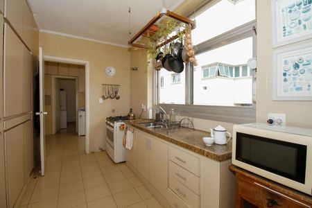 Apartamento à venda com 220m², 3 quartos e 1 vaga Apartamento à venda com 220m², 3 quartos e 1 vagaCozinha