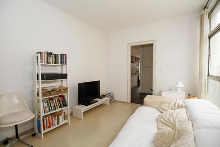 Apartamento à venda com 220m², 3 quartos e 1 vaga Apartamento à venda com 220m², 3 quartos e 1 vagaSala de TV