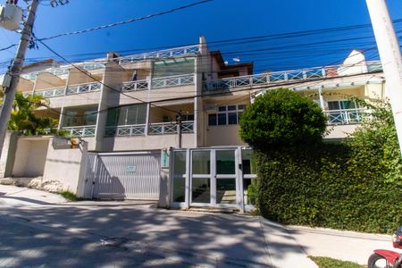 Apartamento para alugar com 97m², 1 quarto e 1 vaga Apartamento para alugar com 97m², 1 quarto e 1 vagaFachada