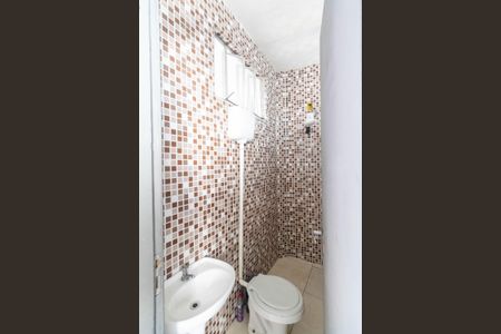 Banheiro Social de kitnet/studio para alugar com 1 quarto, 30m² em Guaratiba, Rio de Janeiro