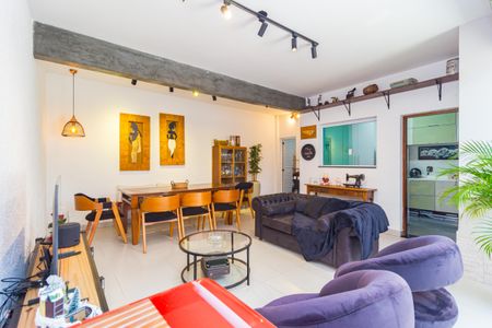 Casa à venda com 240m², 2 quartos e 3 vagas Casa à venda com 240m², 2 quartos e 3 vagasEspaço Gourmet