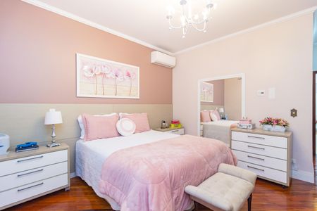 Casa à venda com 240m², 2 quartos e 3 vagas Casa à venda com 240m², 2 quartos e 3 vagasSuíte 2