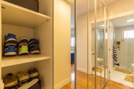 Apartamento à venda com 122m², 3 quartos e 2 vagasCloset da suíte 2