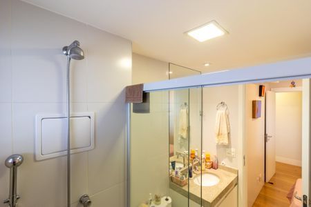 Apartamento à venda com 122m², 3 quartos e 2 vagasBanheiro da Suíte 1