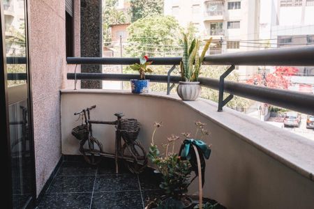 Apartamento à venda com 132m², 4 quartos e 2 vagasVaranda