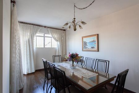 Casa à venda com 239m², 4 quartos e 4 vagas Casa à venda com 239m², 4 quartos e 4 vagasSala de Jantar