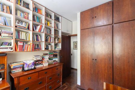 Casa à venda com 239m², 4 quartos e 4 vagas Casa à venda com 239m², 4 quartos e 4 vagasQuarto 3