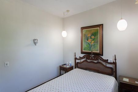 Casa à venda com 239m², 4 quartos e 4 vagas Casa à venda com 239m², 4 quartos e 4 vagasSuíte