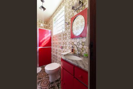 Casa à venda com 239m², 4 quartos e 4 vagas Casa à venda com 239m², 4 quartos e 4 vagasBanheiro da Suíte