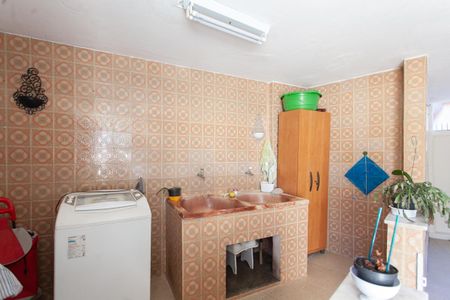 Casa à venda com 239m², 4 quartos e 4 vagas Casa à venda com 239m², 4 quartos e 4 vagasÁrea de Serviço