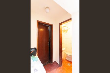 Casa à venda com 239m², 4 quartos e 4 vagas Casa à venda com 239m², 4 quartos e 4 vagasQuarto e Banheiro de Serviço