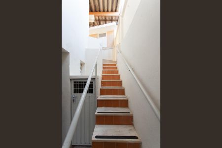 Casa à venda com 239m², 4 quartos e 4 vagas Casa à venda com 239m², 4 quartos e 4 vagasEntrada Serviço