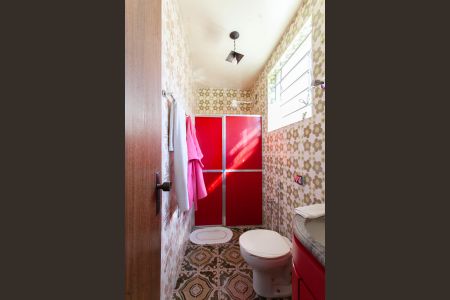 Casa à venda com 239m², 4 quartos e 4 vagas Casa à venda com 239m², 4 quartos e 4 vagasBanheiro da Suíte