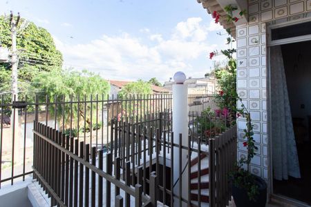 Casa à venda com 239m², 4 quartos e 4 vagas Casa à venda com 239m², 4 quartos e 4 vagasEntrada